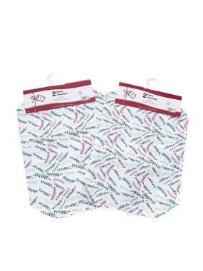 NWT Holiday Christmas White Green Red Table Placemats SET OF 4